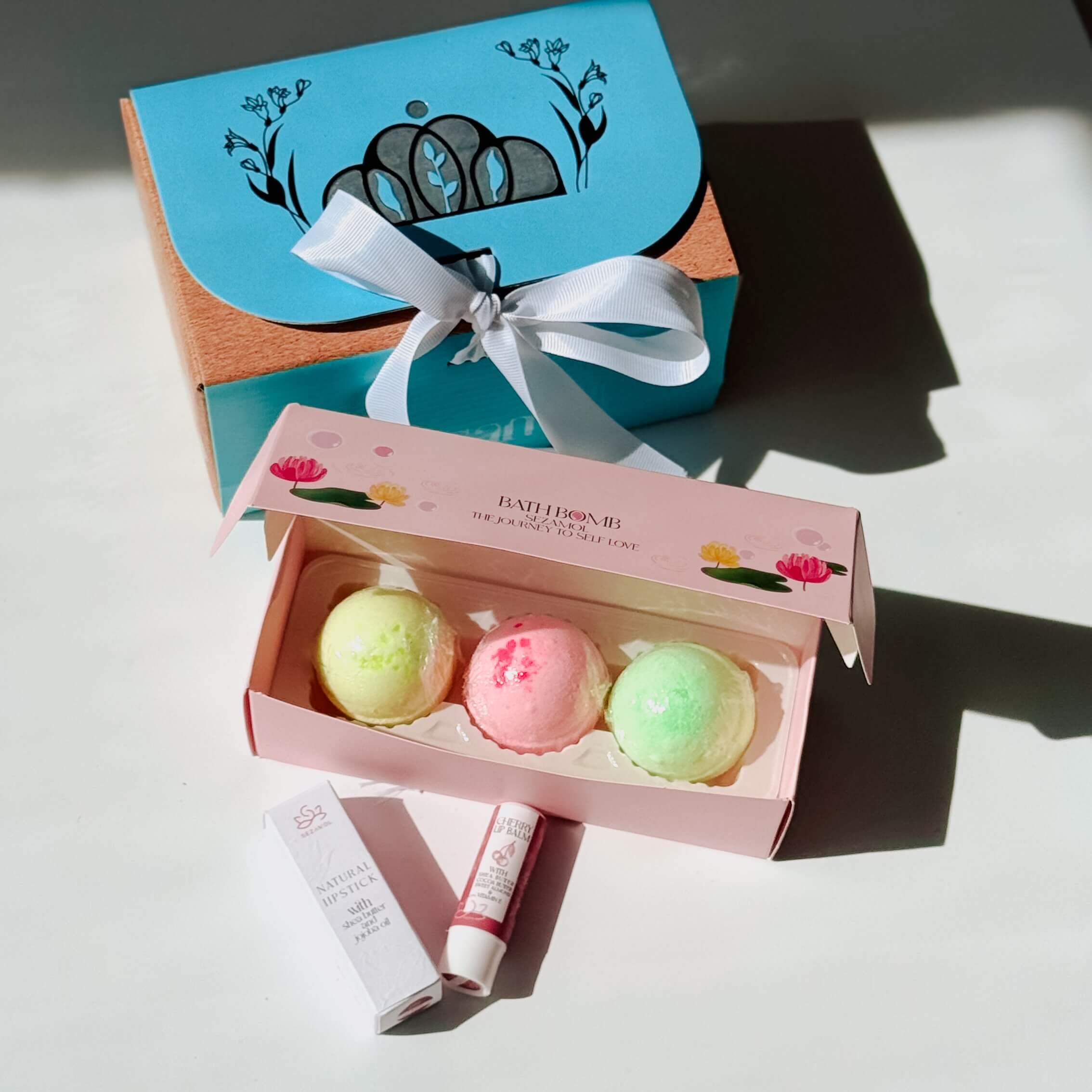 پکیج هدیه کوکتل پدیکور و بالم لب رنگی