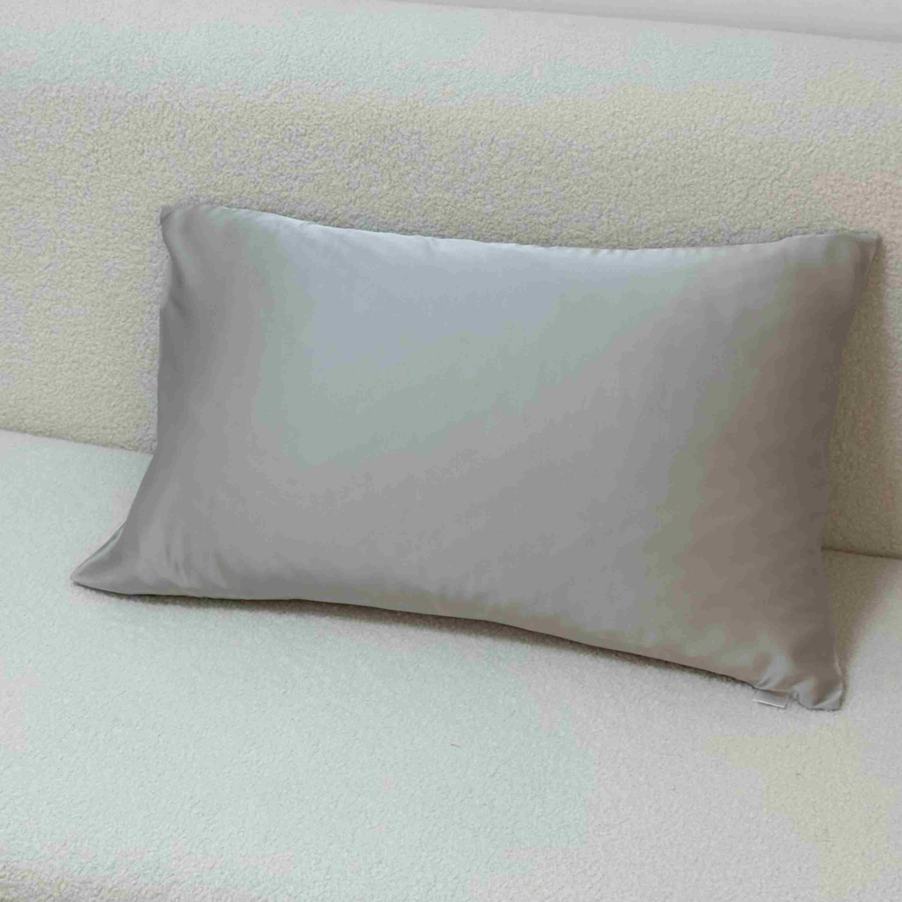 روبالشتی ساتن طوسی